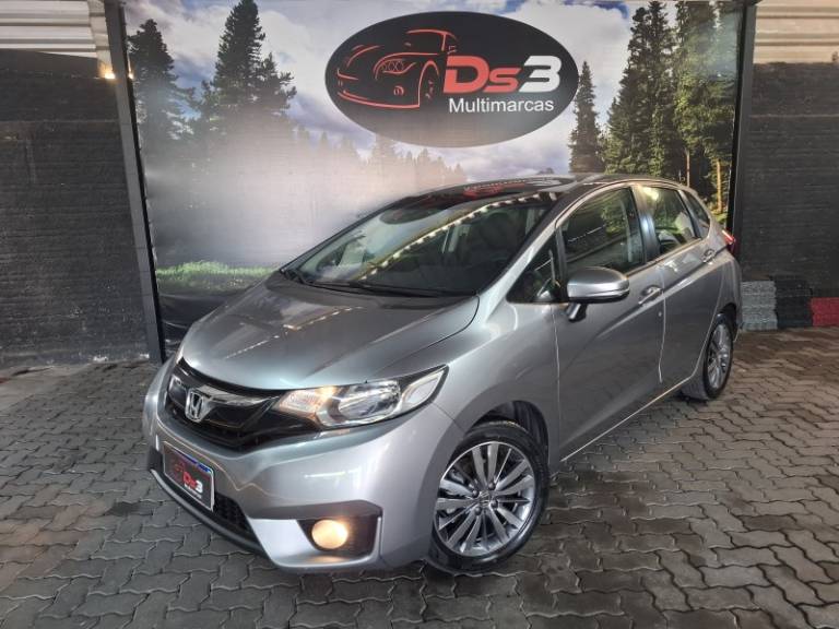 HONDA - FIT - 2015/2015 - Prata - R$ 68.800,00