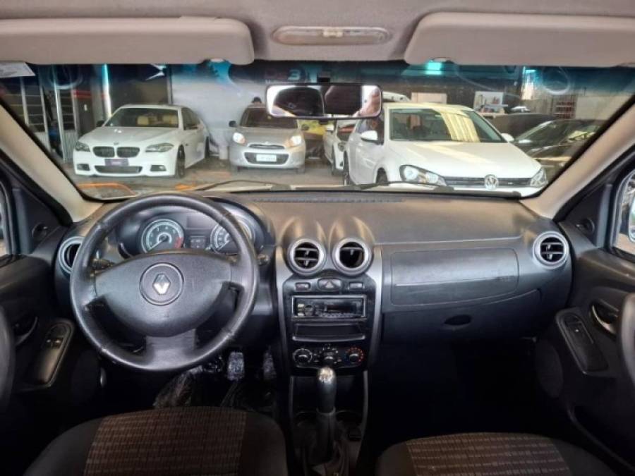 RENAULT - SANDERO - 2014/2014 - Prata - R$ 32.900,00