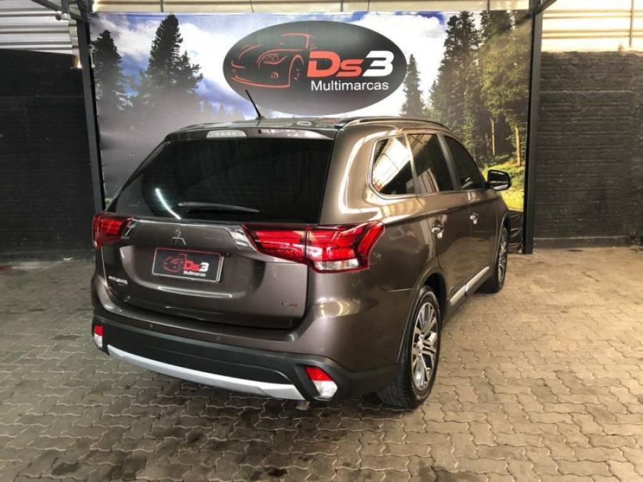 MITSUBISHI - OUTLANDER - 2016/2016 - Marrom - R$ 106.000,00