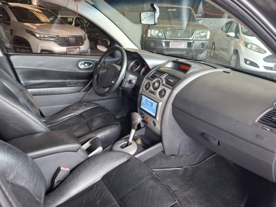 RENAULT - MÉGANE - 2009/2009 - Preta - R$ 18.900,00