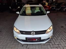 VOLKSWAGEN - JETTA - 2012/2012 - Branca - R$ 72.900,00