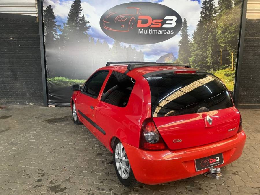 RENAULT - CLIO - 2010/2010 - Vermelha - R$ 21.900,00