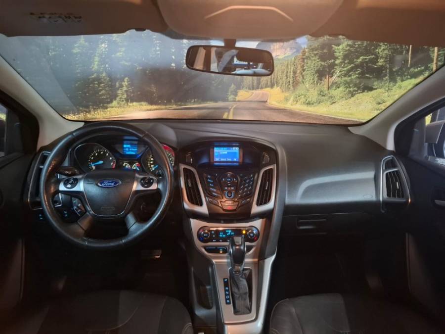 FORD - FOCUS - 2015/2015 - Dourada - R$ 52.900,00