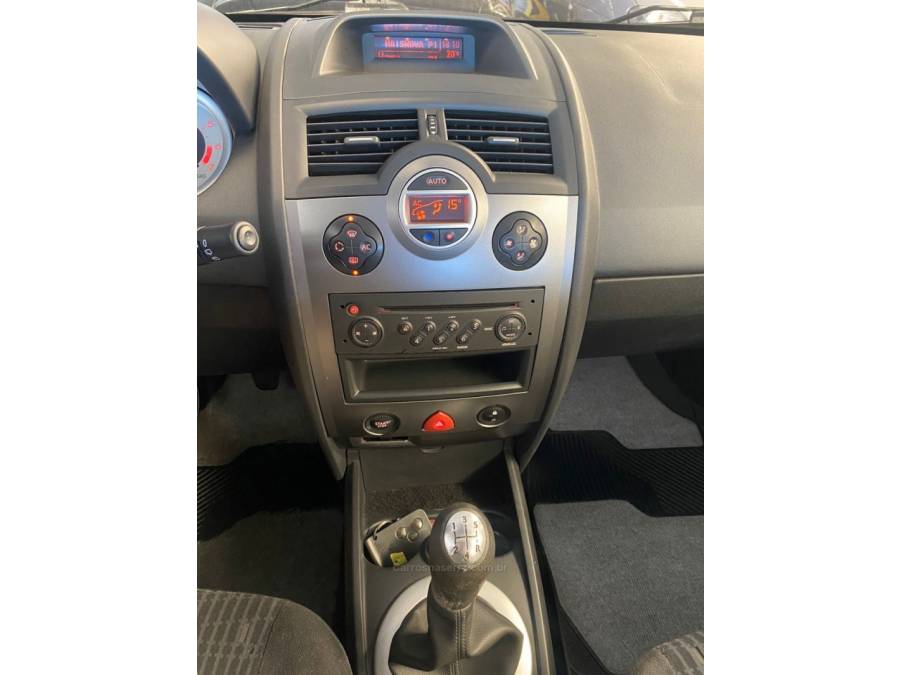 RENAULT - MÉGANE - 2013/2013 - Preta - R$ 34.900,00